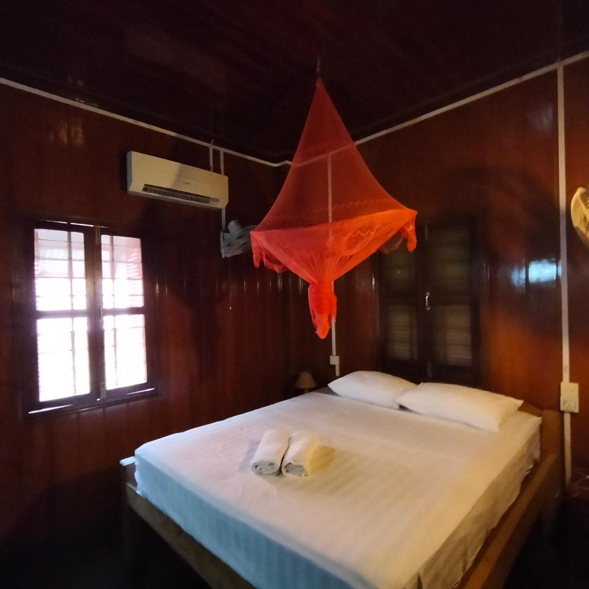 Nomad Guesthouse Kratié Exterior foto